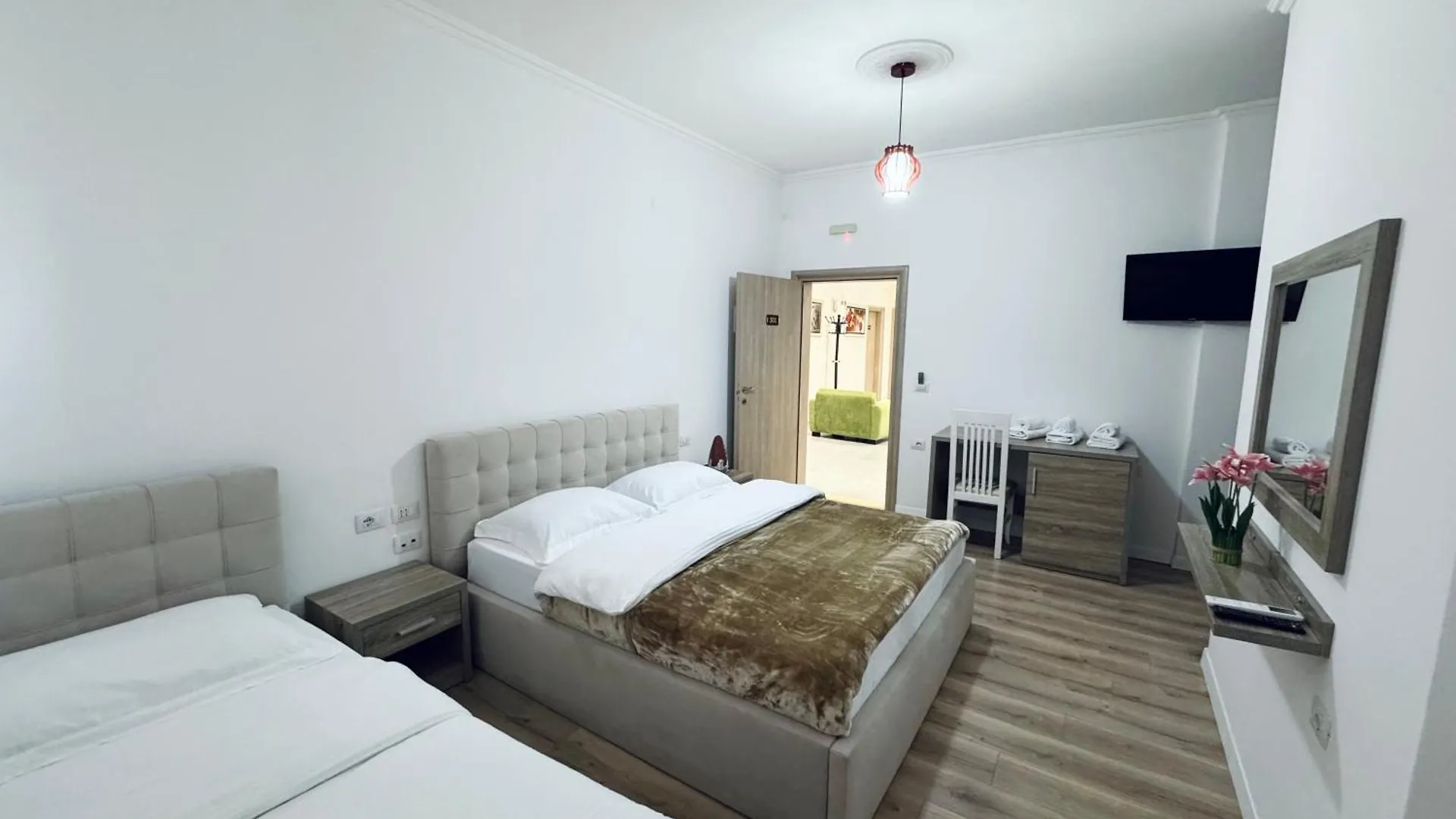 Kutal Park Inn Hotel Përmet