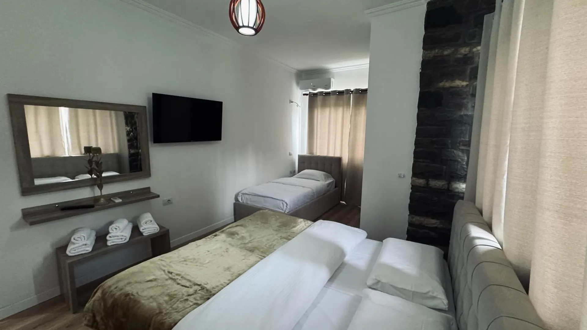 Kutal Park Inn Hotel Përmet