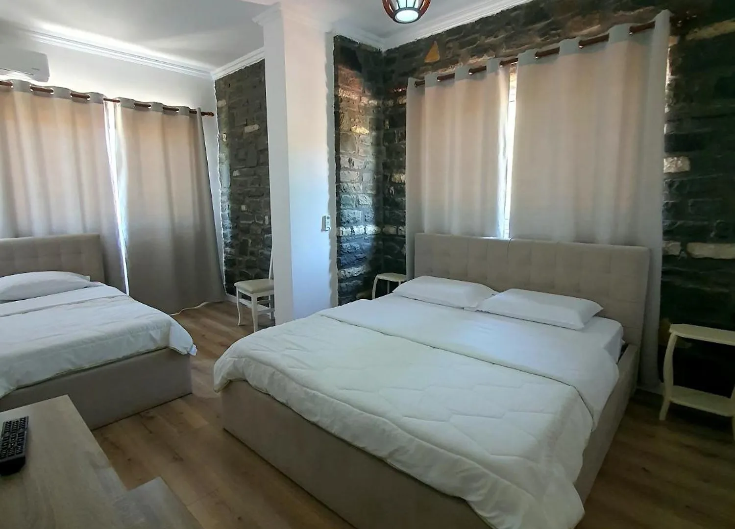 Kutal Park Inn Hotel Përmet