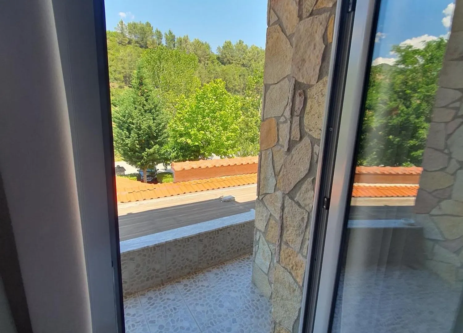 Kutal Park Inn Hotel Përmet 0*,  Albania