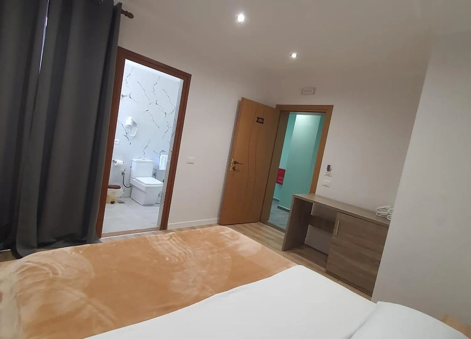 Kutal Park Inn Hotel Përmet 0*,  알바니아