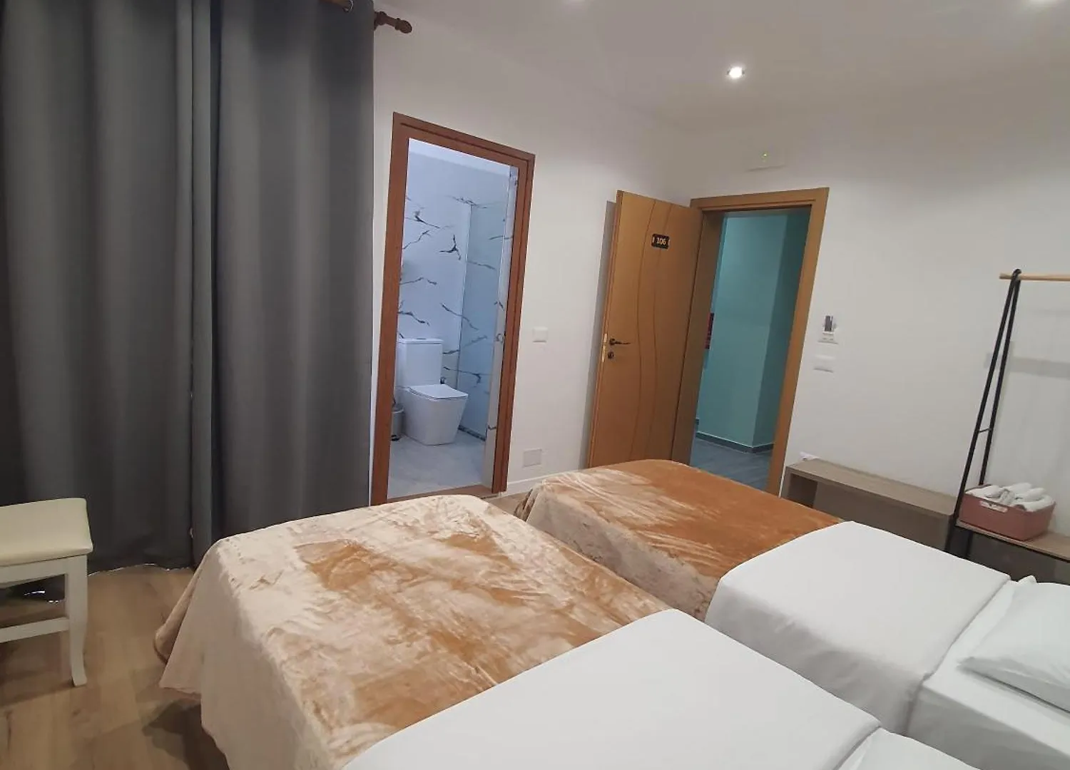 Kutal Park Inn Hotel Përmet 0*,